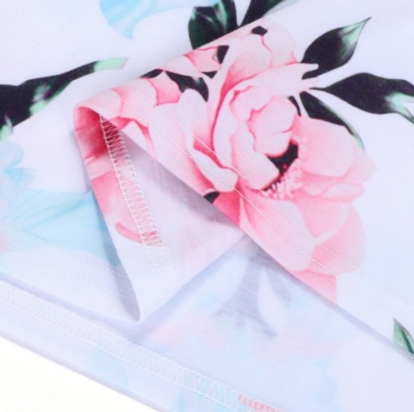 ONLY 3 LEFT!!! - Floral Pattern Top - Picture 6 of 6